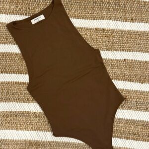 Aritzia Babaton Contour 90’s Brown Bodysuit Size XS NWOT